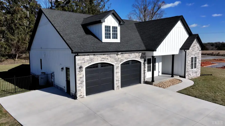 1043 Bradford Crossing Pl, Goode, VA 24556 - Image #3