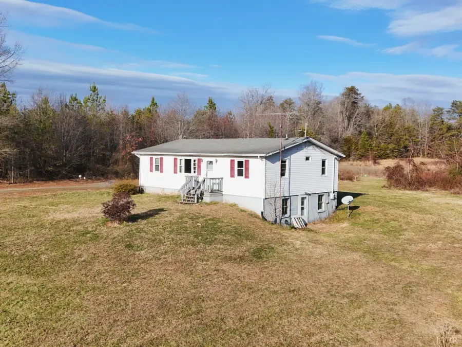 300 Buck Track Road, Gretna, VA 24557 - Image #2