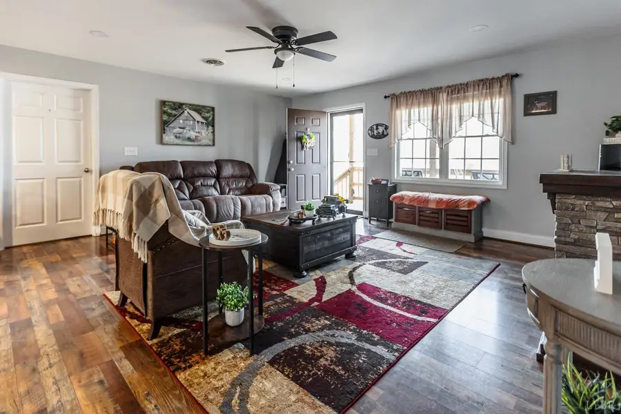 898 Spruce Dr., Pamplin, VA 23958 - Image #2