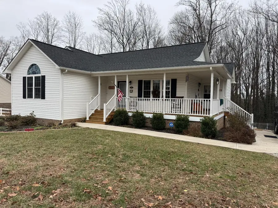 510 Oakleigh Avenue, Appomattox, VA 24522 - #2
