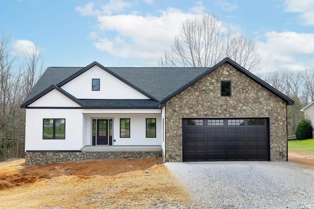 37 Twin Lake Dr, Bedford, VA 24523 - #1