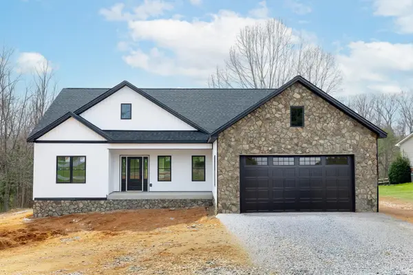 37 Twin Lake Dr, Bedford, VA 24523