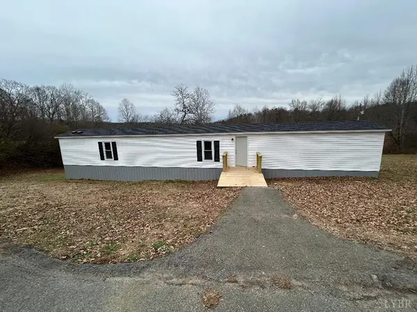 5334 Smith Mountain Lake Parkway, Huddleston, VA 24104
