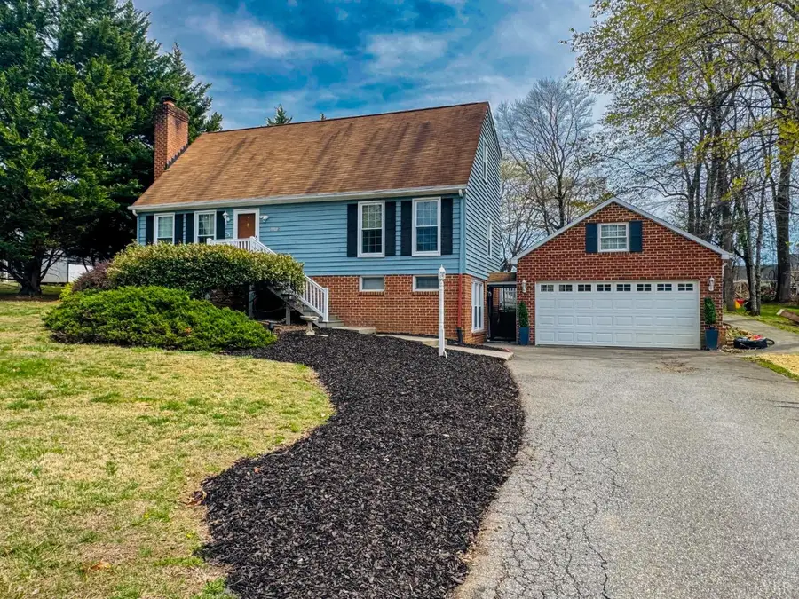 1002 Oxford Point Road, Lynchburg, VA 24502 - #2