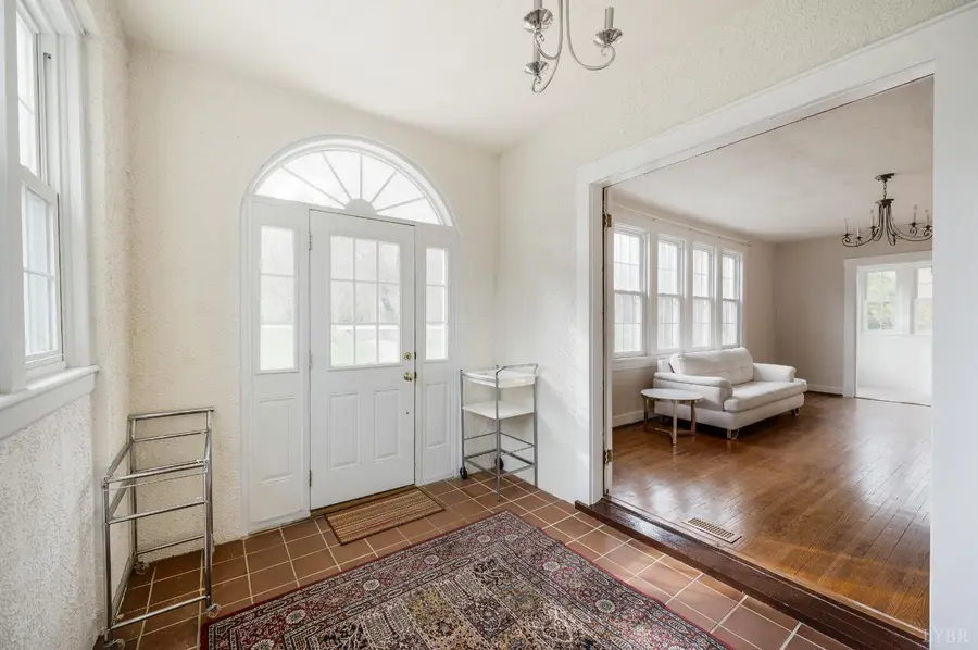 282 S Main Street, Amherst, VA 24521 - #3