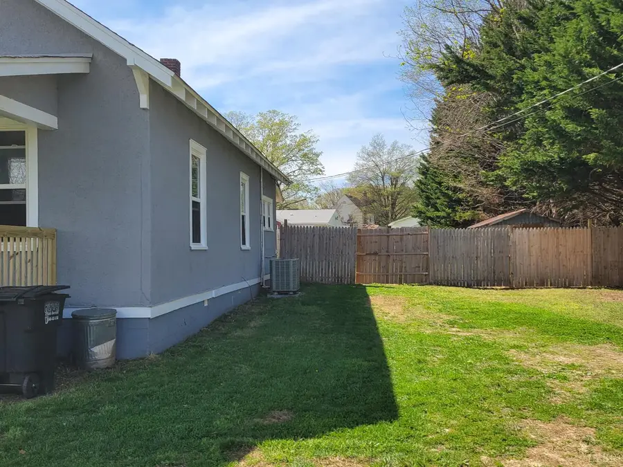 408 S Franklin Boulevard, Gretna, VA 24557 - #3