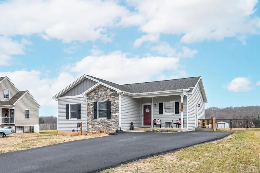 208 Stratford Place, Madison Heights, VA 24572 - #2