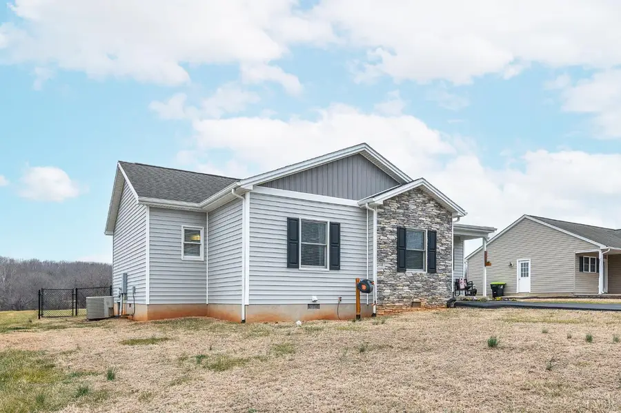 208 Stratford Place, Madison Heights, VA 24572 - #3