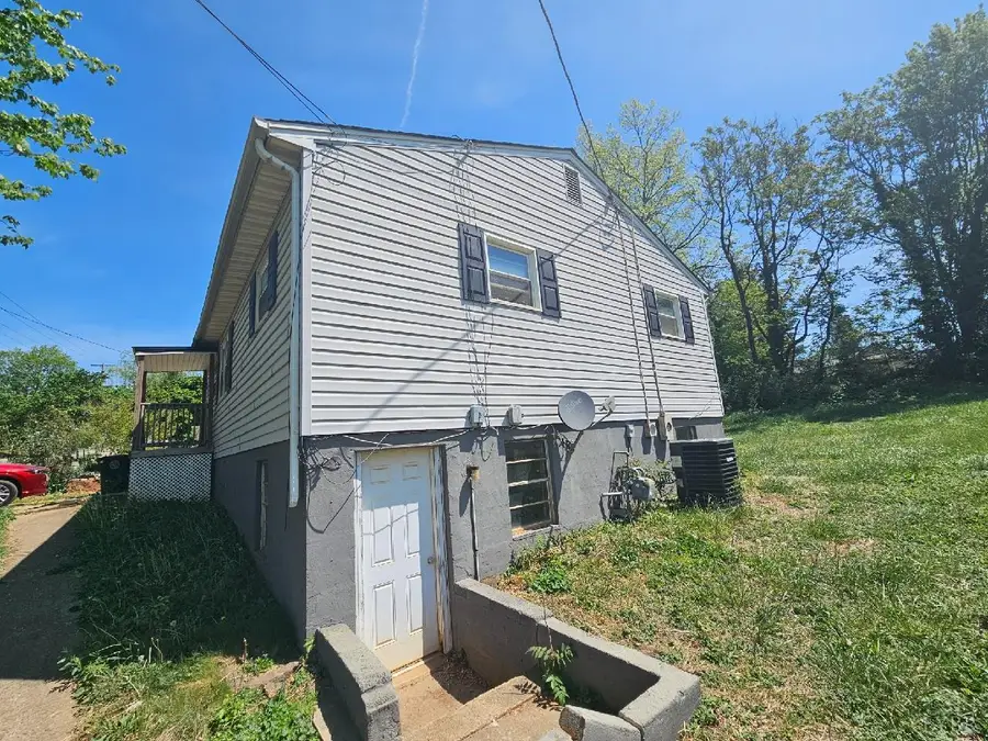 2216 Mayflower Drive, Lynchburg, VA 24501 - #2