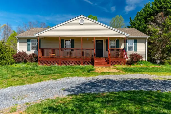 2305 Smith Mountain Lake Parkway, Huddleston, VA 24104