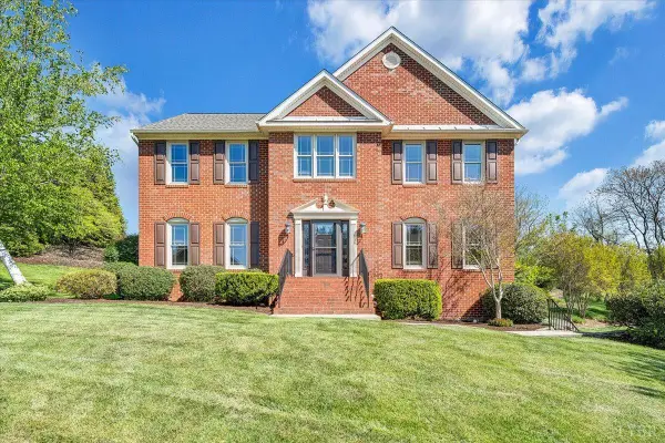 7706 Hollins Court Circle, Roanoke, VA 24019
