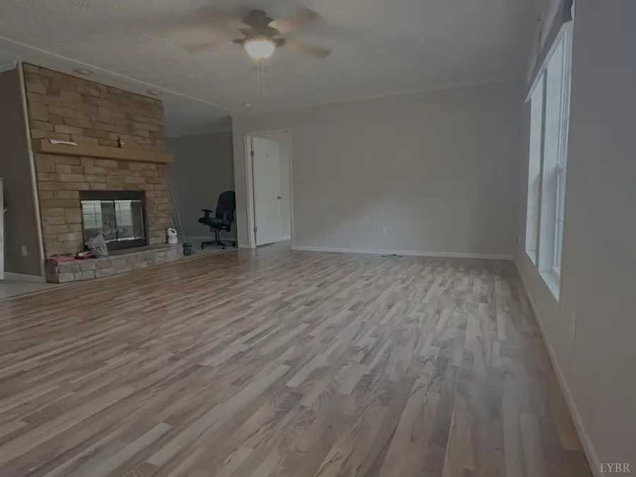 226 Edgewood Ln, Charlotte Court House, VA 23923 - #3