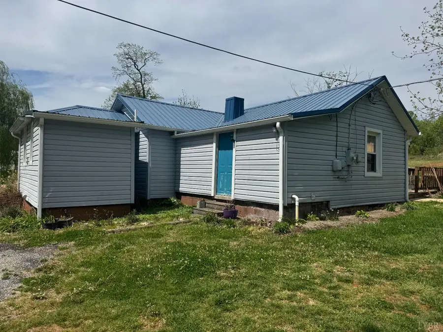 912 Oakville Road, Appomattox, VA 24522 - #2