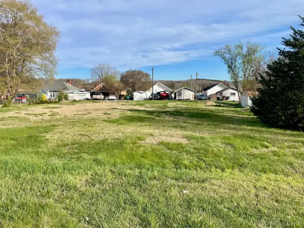 14 8th Street, Altavista, VA 24517