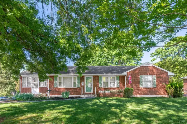 1533 Oakwood Street, Bedford, VA 24523