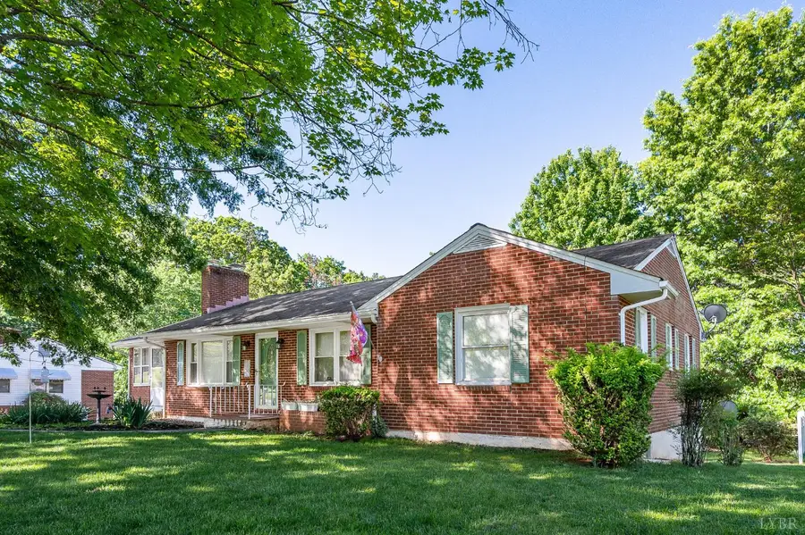 1533 Oakwood Street, Bedford, VA 24523 - #2
