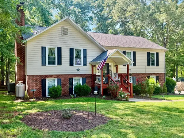 210 Woodville Drive, Forest, VA 24551