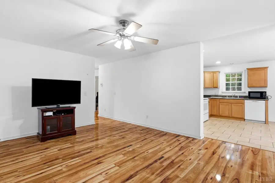 10406 Richmond Highway, Lynchburg, VA 24504 - #2