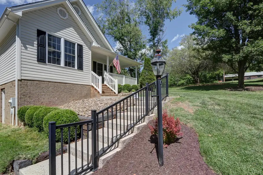 433 Stratford Road, Concord, VA 24538 - #3
