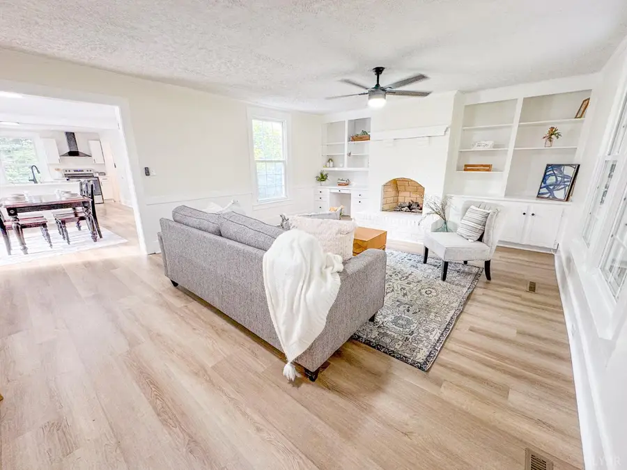 176 N Main, Amherst, VA 24521 - #3