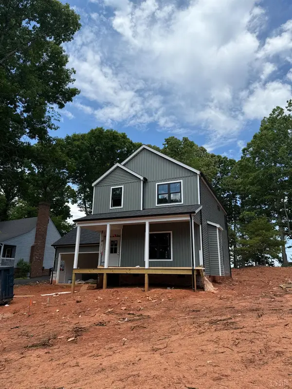 1033 Ivy Woods Drive, Forest, VA 24551