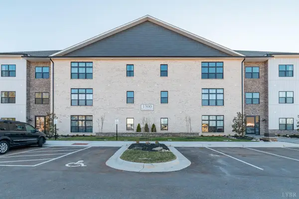 1300 Stoney Ridge Boulevard #101, Forest, VA 24551