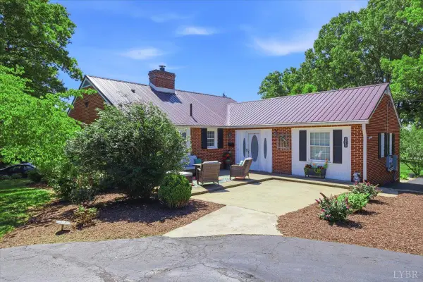 2215 Beverly Heights, Altavista, VA 24517