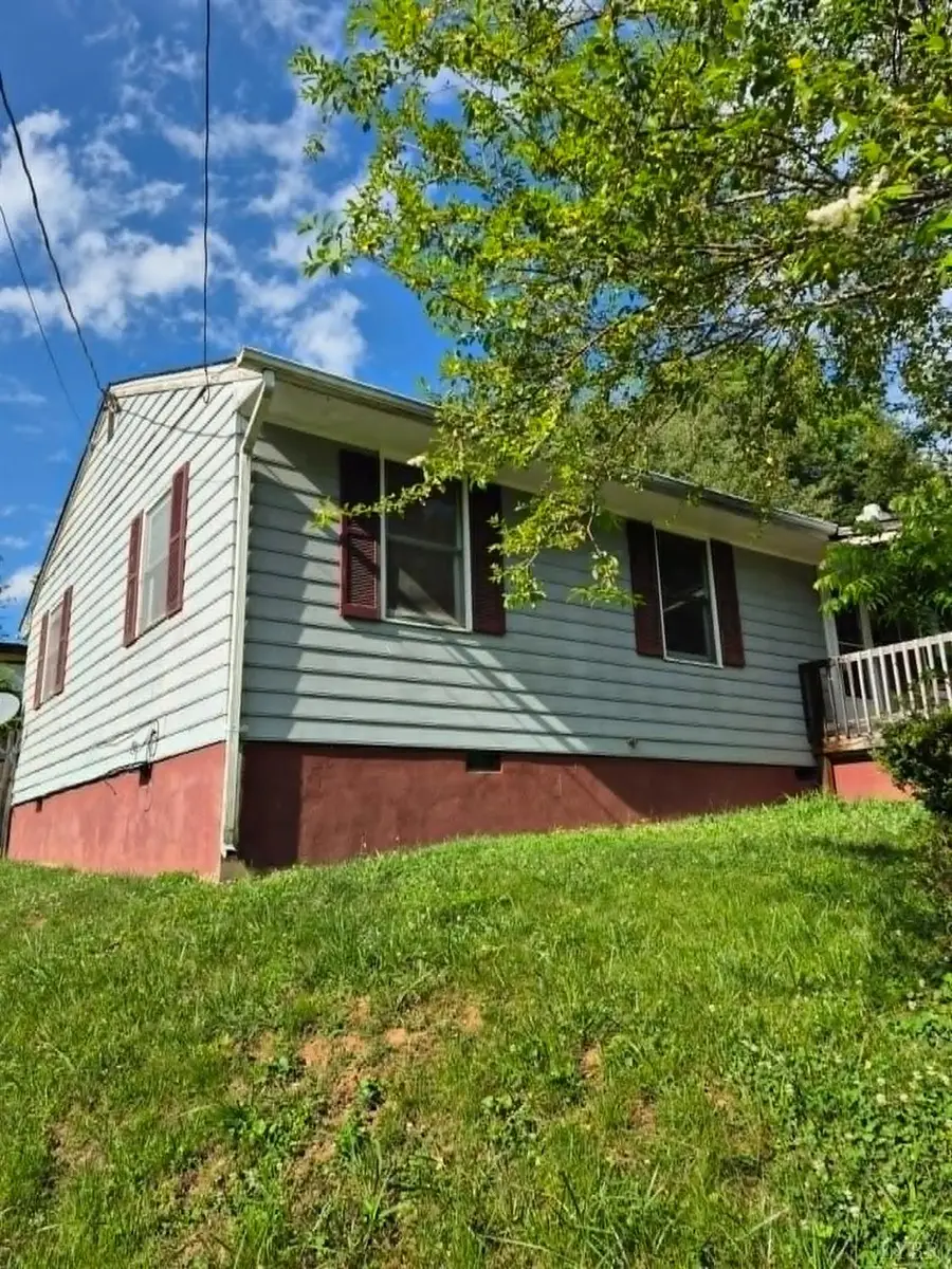 616 Liberty Street, Bedford, VA 24523 - #2