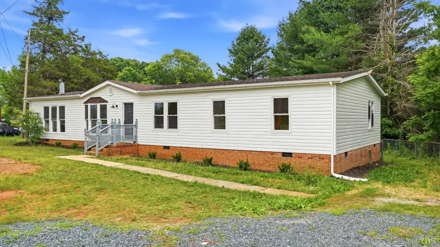 444 Church Street, Appomattox, VA 24522 - #3