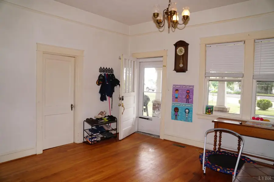 704 Lynchburg Avenue, Brookneal, VA 24528 - #3