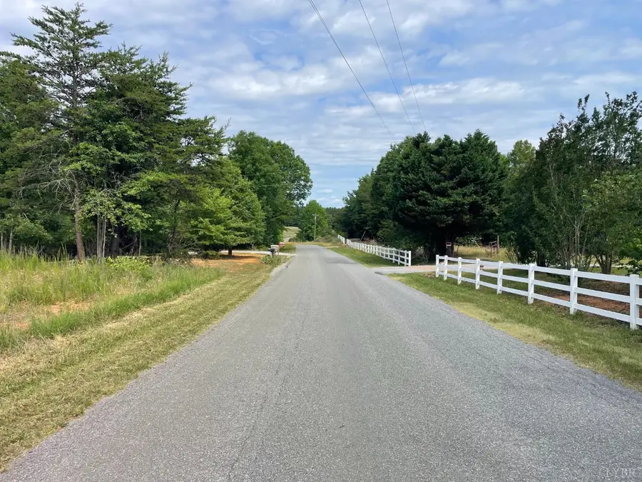 19 Easome Rd, Hurt, VA 24563 - #3