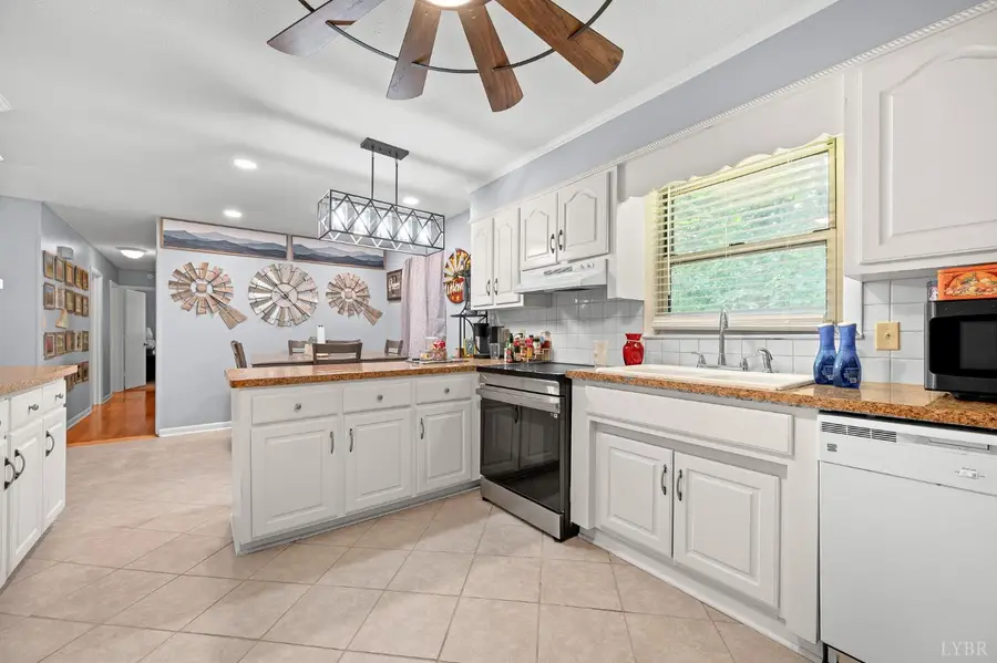 969 Hawkins Road, Evington, VA 24550 - #3