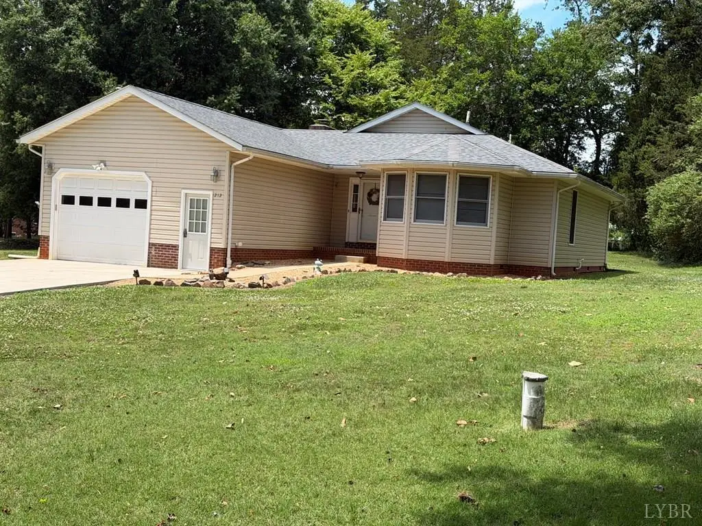212 Virginia Avenue, Farmville, VA 23901 - #1