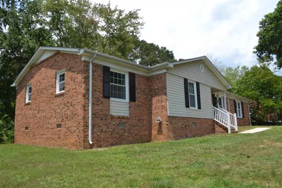 105 Thomas Circle, Farmville, VA 23901 - #3