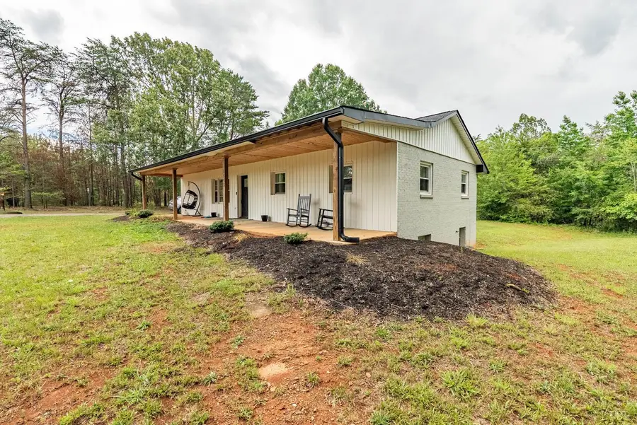 1553 Hubbard Rd, Long Island, VA 24569 - #3