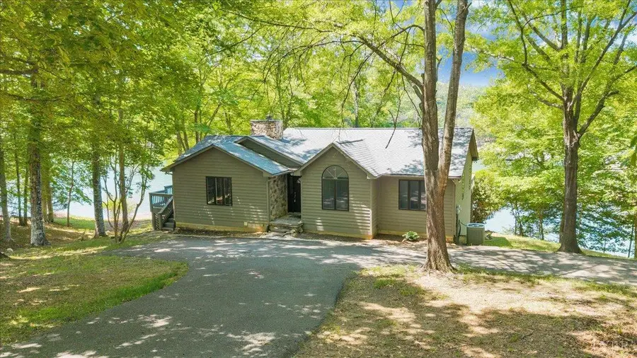 194 Kings Way, Wirtz, VA 24184 - #2