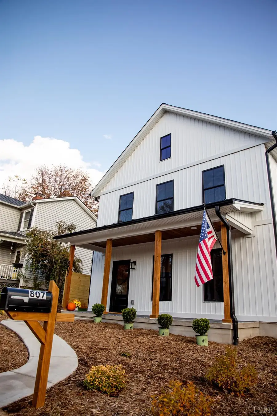 807 Grove Street, Bedford, VA 24523 - #2