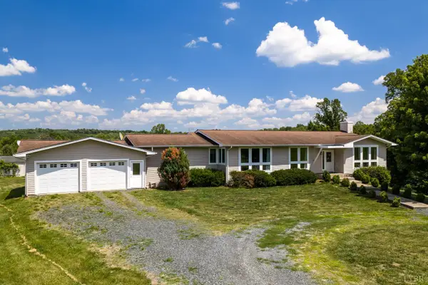 459 Iron Ridge Lane, Lynchburg, VA 24501