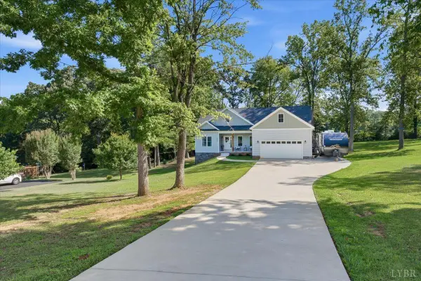 77 Hicks Road, Lynchburg, VA 24502