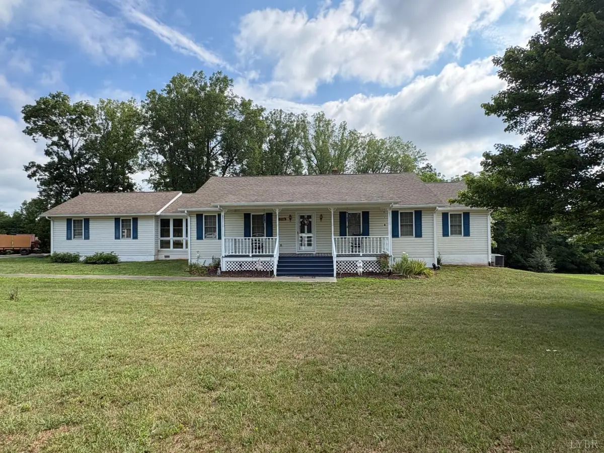 1060 Pocket Road, Hurt, VA 24563 - #1
