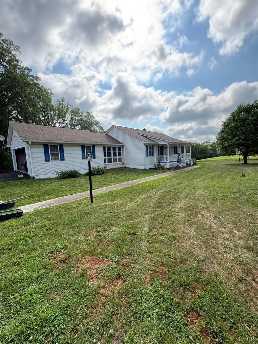 1060 Pocket Road, Hurt, VA 24563 - #2