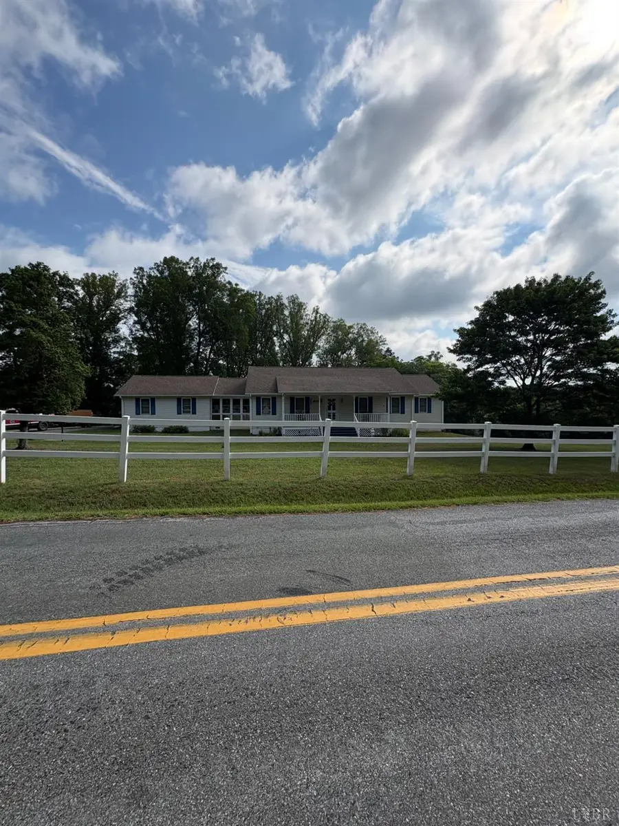 1060 Pocket Road, Hurt, VA 24563 - #3