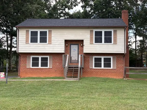 53 Green Hill Dr, Forest, VA 24551
