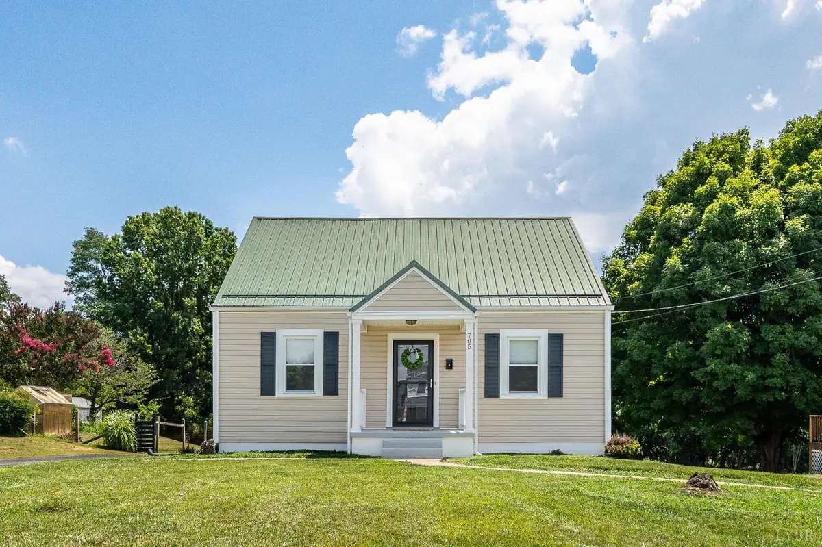 705 Vine St, Bedford, VA 24523 - #1