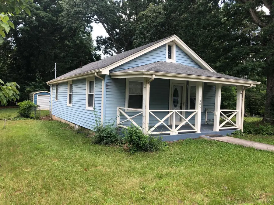 905 13th Street, Altavista, VA 24517 - #3