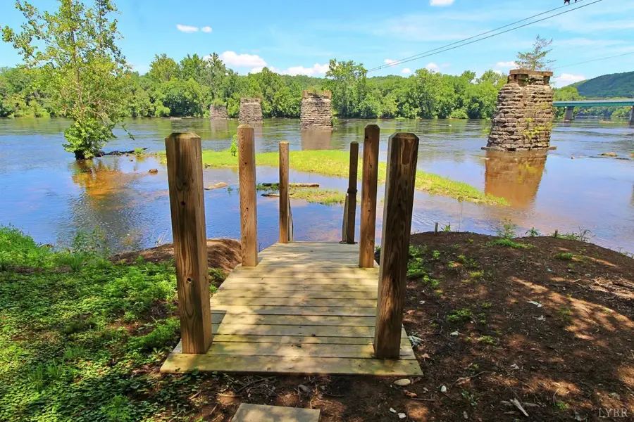 5977 James River Road, Gladstone, VA 24553 - #3