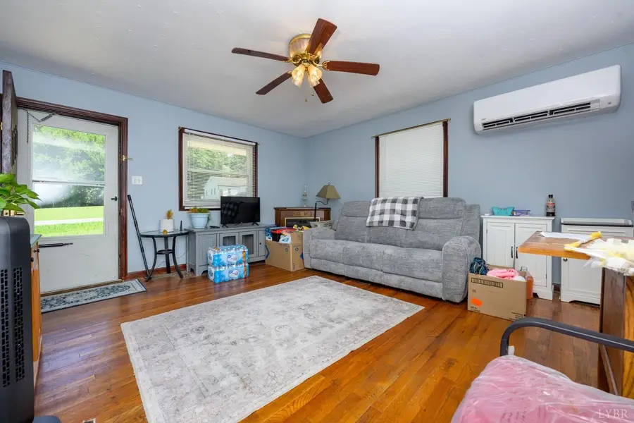 142 Marshall St, Drakes Branch, VA 23937 - #3