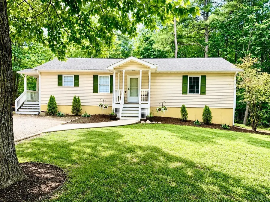 341 Courtland Drive, Appomattox, VA 24522 - #2