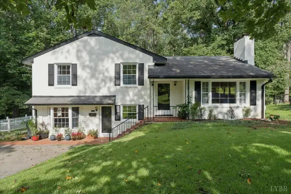 921 Peaksview Street, Bedford, VA 24523