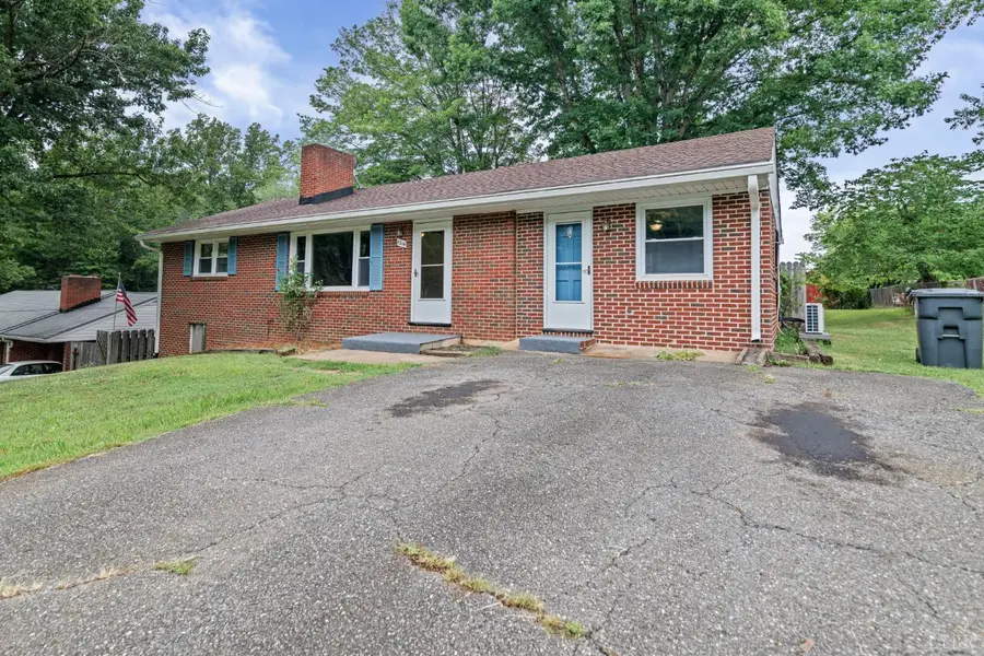 1214 W Hill Dr, Bedford, VA 24523 - #3